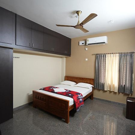 ホテル Goutham Residency Kadalur エクステリア 写真