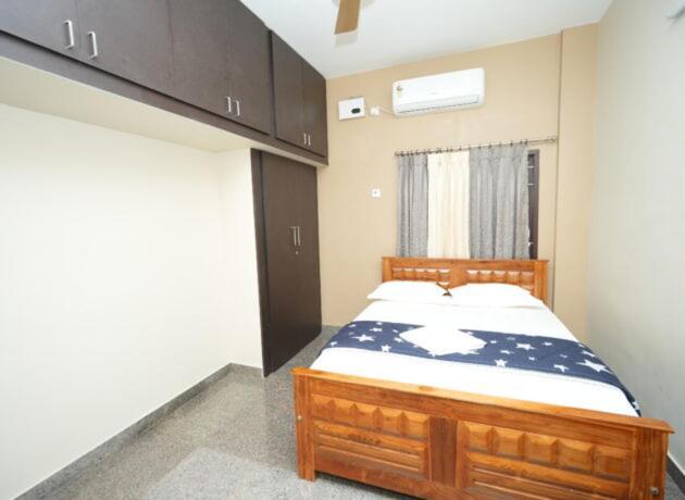 ホテル Goutham Residency Kadalur エクステリア 写真